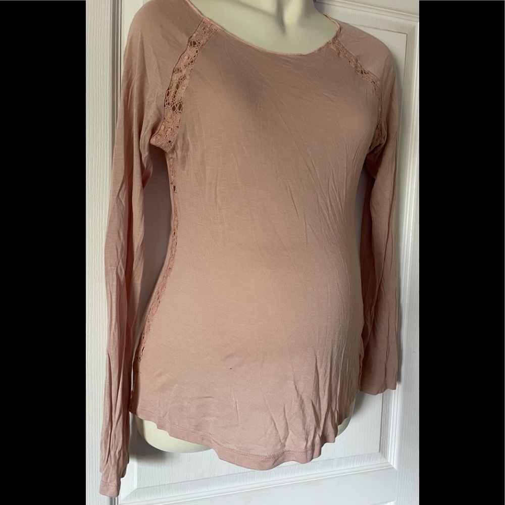 Babystyle maternity top with crochet detail m blush
